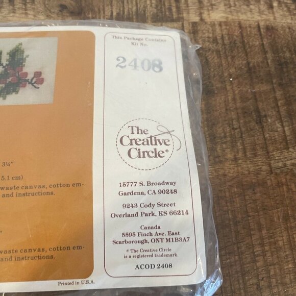 The Creative Circle Cross Stitch #2408 #2408 Holly And Berries, Playful Panda - Picture 6 of 7